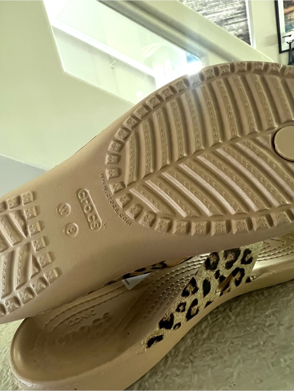 CROCS Kadee II Leopard Flip in Tan and Black - Picture 10 of 10